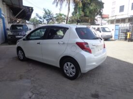 TOYOTA VITZ (2185)