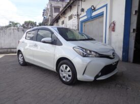 TOYOTA VITZ (2185)