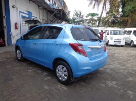 TOYOTA VITZ (1457)