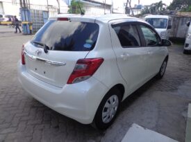 TOYOTA VITZ (6207)