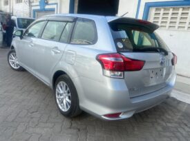 TOYOTA FIELDER (4560)