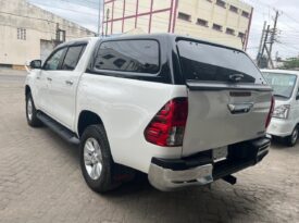 TOYOTA HILUX D/CABIN (5875)