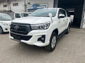 TOYOTA HILUX D/CABIN (5875)