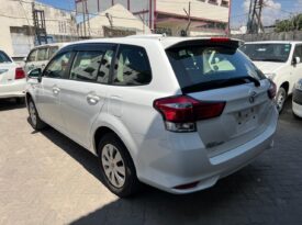 TOYOTA FIELDER (3720)