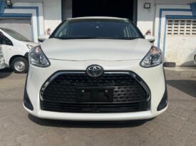 TOYOTA SIENTA (3522)