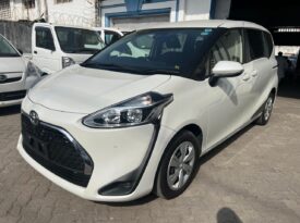 TOYOTA SIENTA (3522)