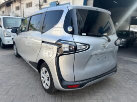 TOYOTA SIENTA (9485)
