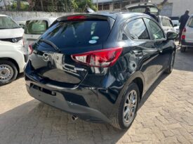 MAZDA DEMIO (8874)