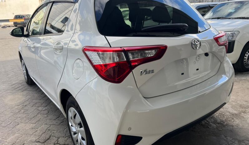 TOYOTA VITZ (6850) full