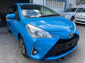 TOYOTA VITZ (4377)